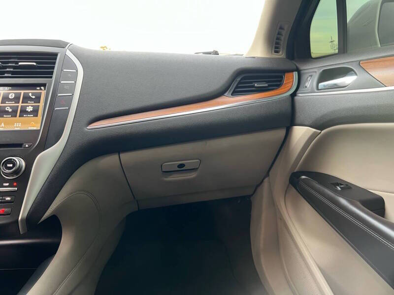 2019 Lincoln MKC Select