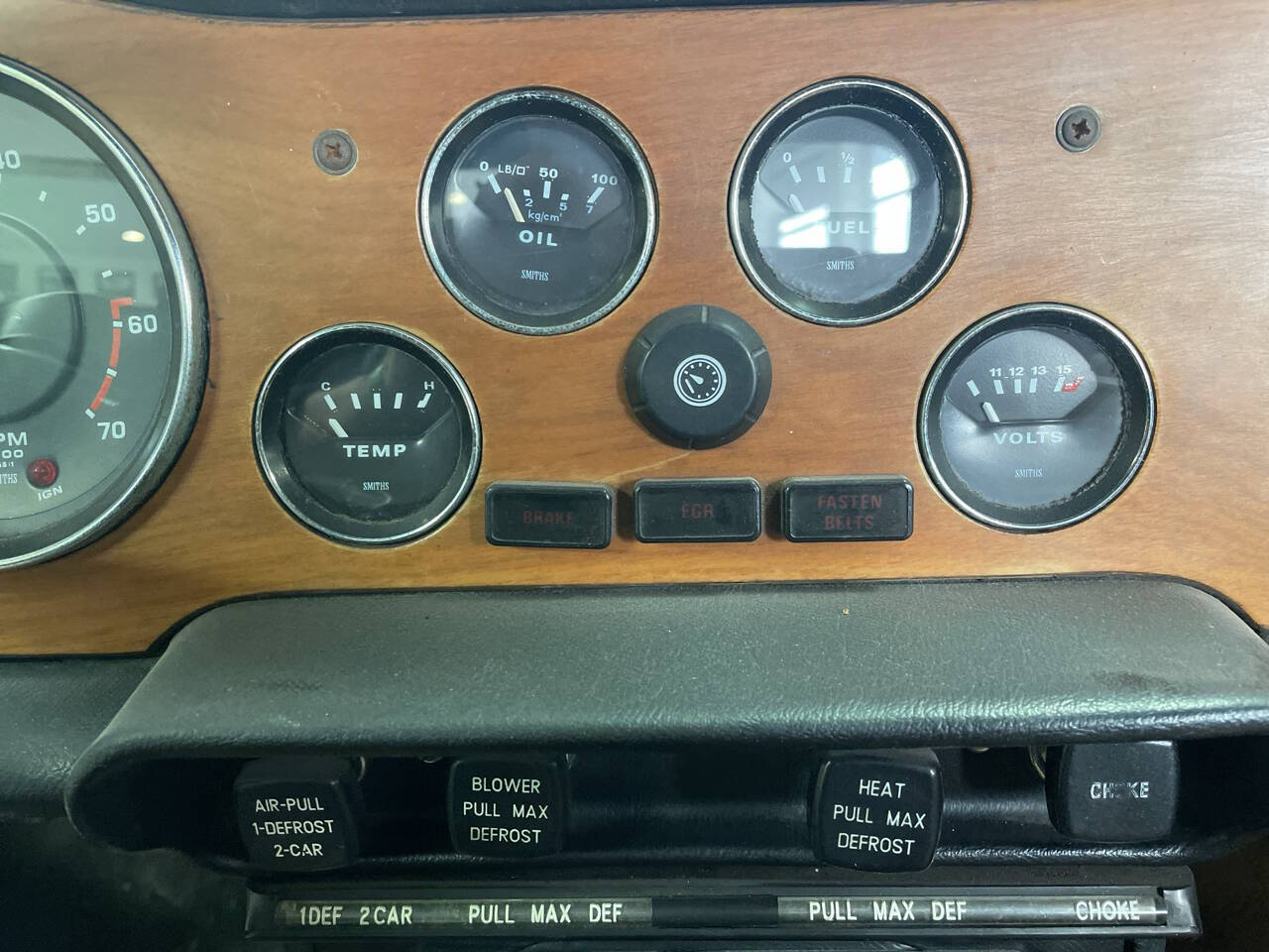 1976 Triumph TR6 18