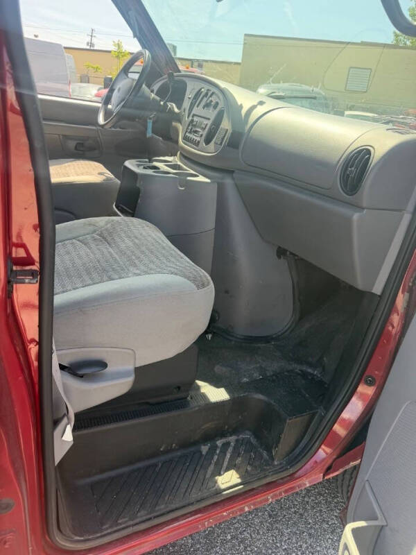 2002 Ford E-Series