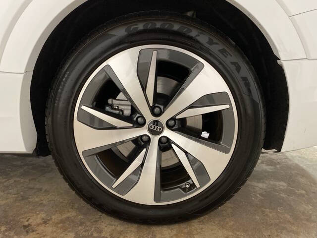 2024 Audi Q8 e-tron quattro Premium Plus