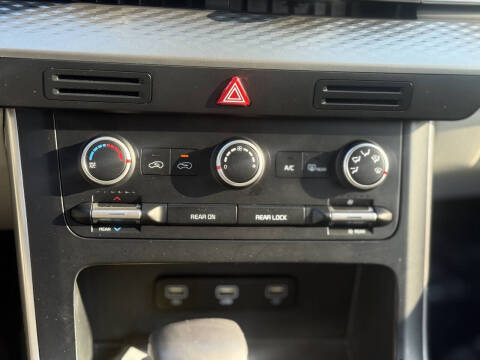 2023 Kia Carnival LX