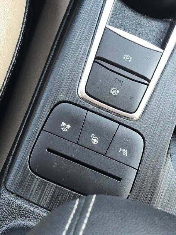 2020 Ford Escape Hybrid Titanium