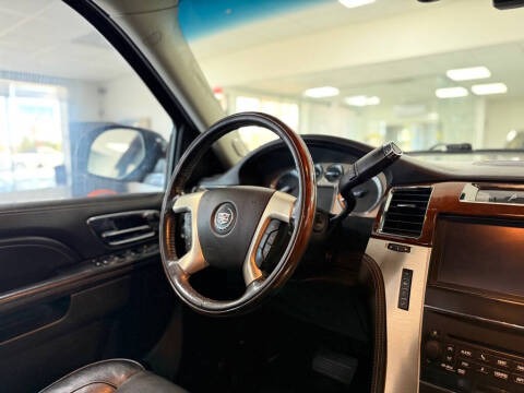 2013 Cadillac Escalade Platinum Edition