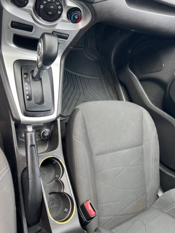 2014 Ford Fiesta SE