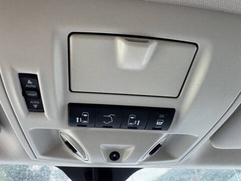 2012 Volkswagen Routan