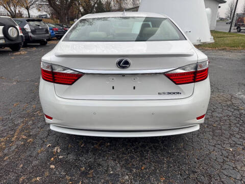 2015 Lexus ES 300h
