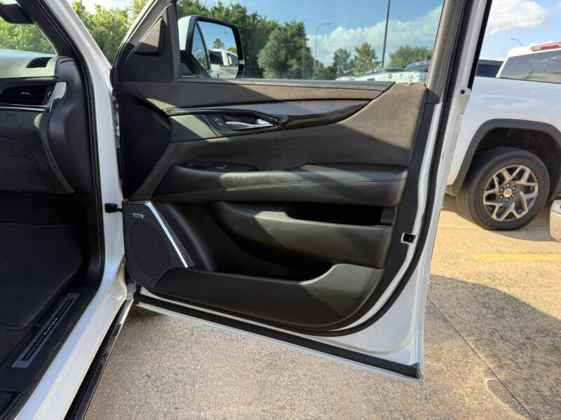 2017 Cadillac Escalade Platinum