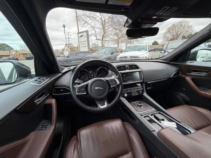 2019 Jaguar F-PACE S