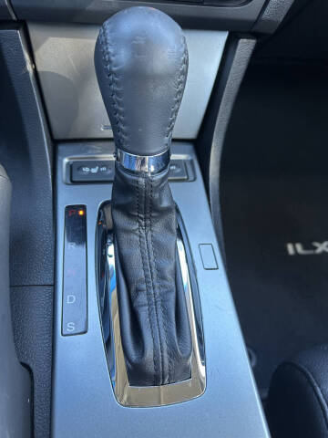 2013 Acura ILX 2.0L w/Tech