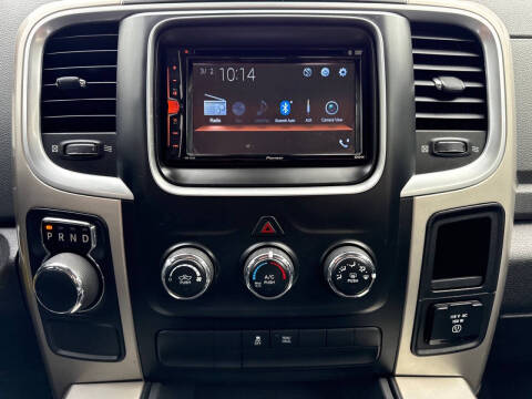 2017 RAM 1500 SLT