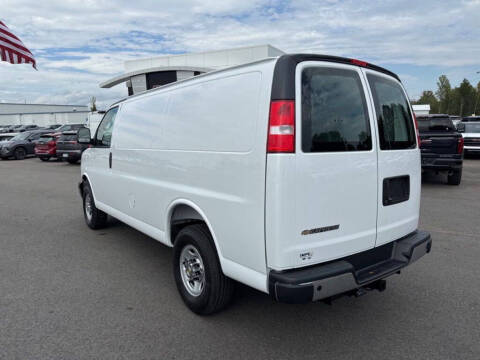 2025 Chevrolet Express 3500