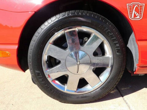 2002 Ford Thunderbird Deluxe