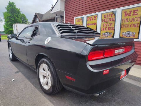2011 Dodge Challenger SE