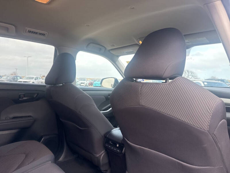 2022 Toyota Highlander L