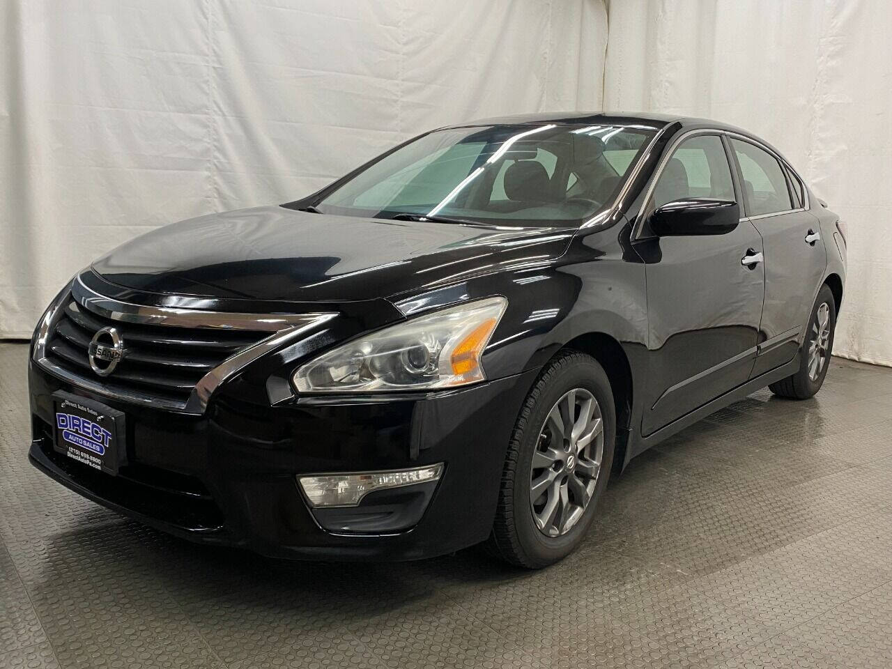 2015 Nissan Altima 2.5 SV 4dr Sedan - Black exterior view 4