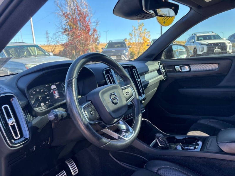 2019 Volvo XC40 T5 R-Design