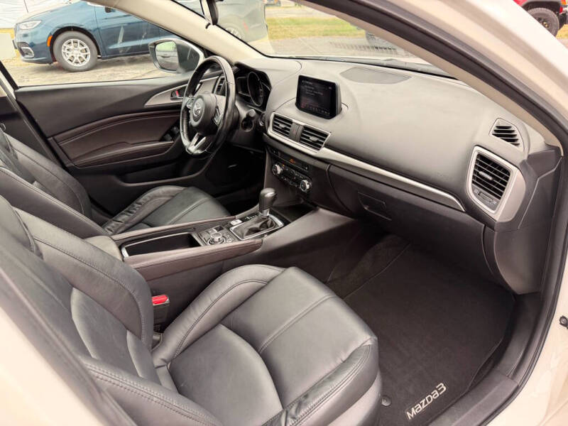 2017 Mazda MAZDA3 Touring