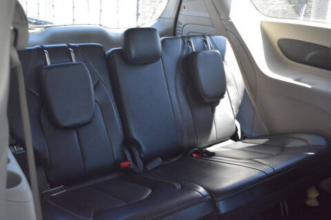 2024 Chrysler Pacifica Plug-In Hybrid Select