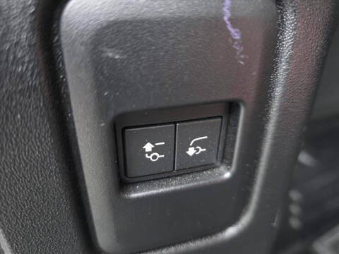 2023 Land Rover Defender 110 X-Dynamic SE