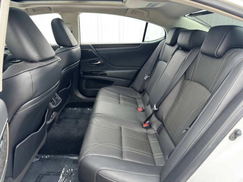 2022 Lexus ES 350 Luxury