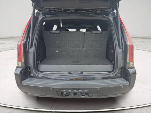 2019 Cadillac Escalade Platinum