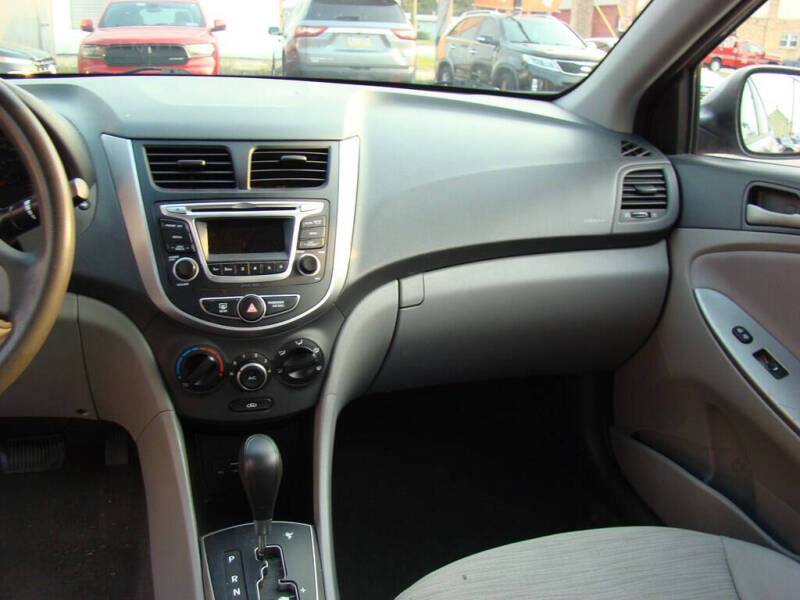 2017 Hyundai Accent SE