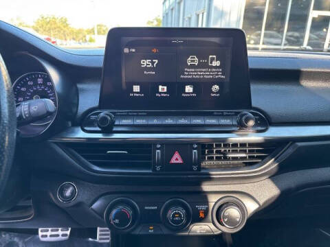 2021 Kia Forte GT Line