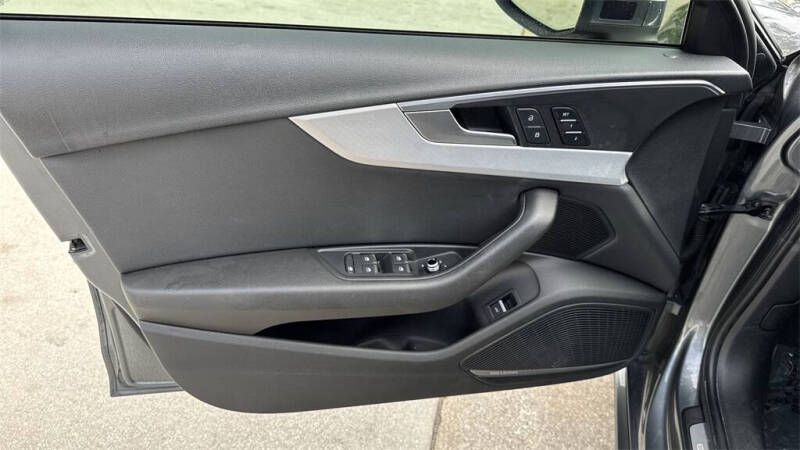 2017 Audi A4 2.0T quattro Prestige