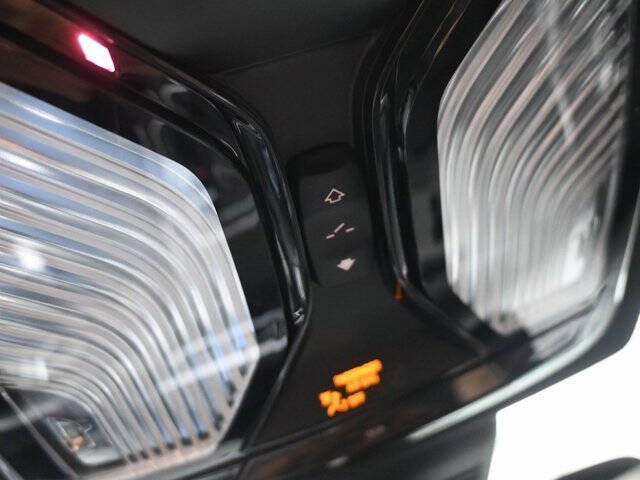 2024 BMW 3 Series 330i xDrive