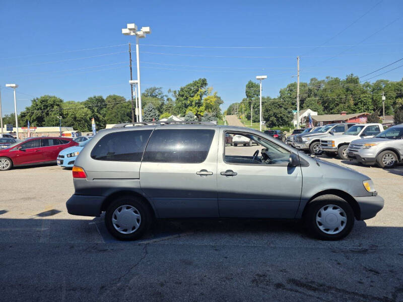 2000 Toyota Sienna XLE