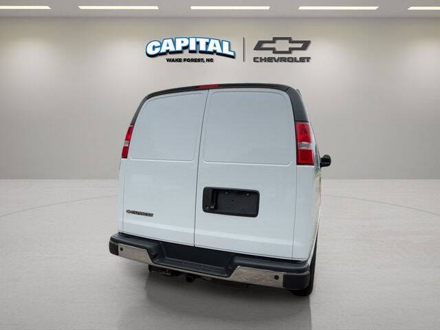 2025 Chevrolet Express 2500