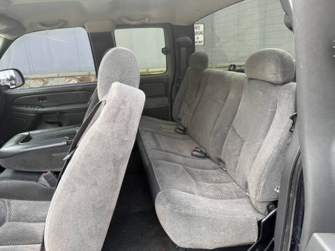 2005 Chevrolet Silverado 1500 LS