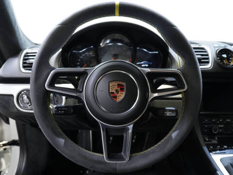 2016 Porsche Cayman GT4