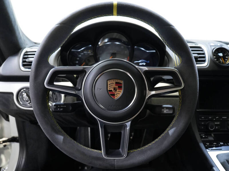 2016 Porsche Cayman GT4