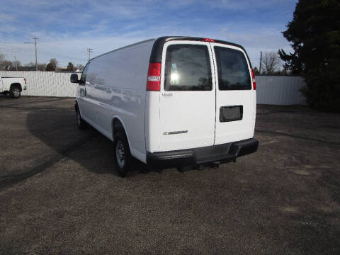 2025 Chevrolet Express 2500
