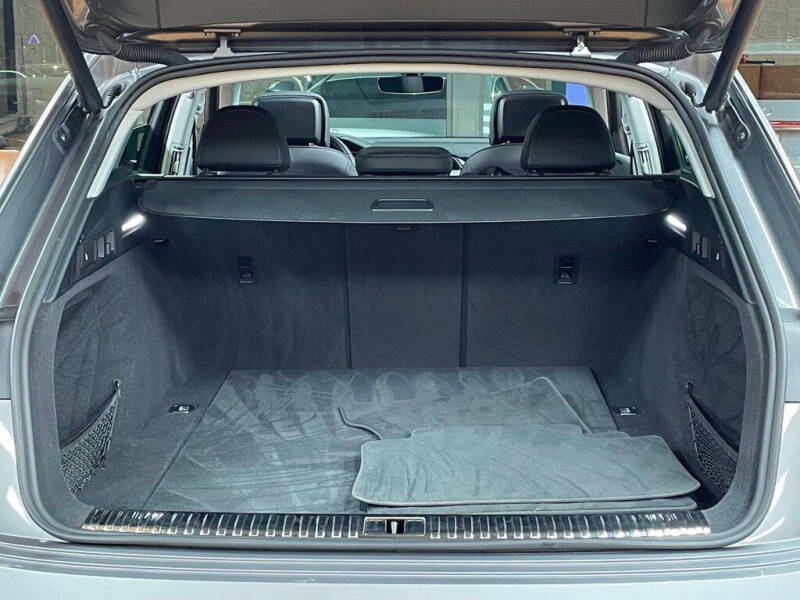 2021 Audi e-tron quattro Premium Plus