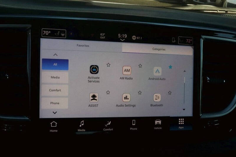 2026 Chrysler Voyager LX