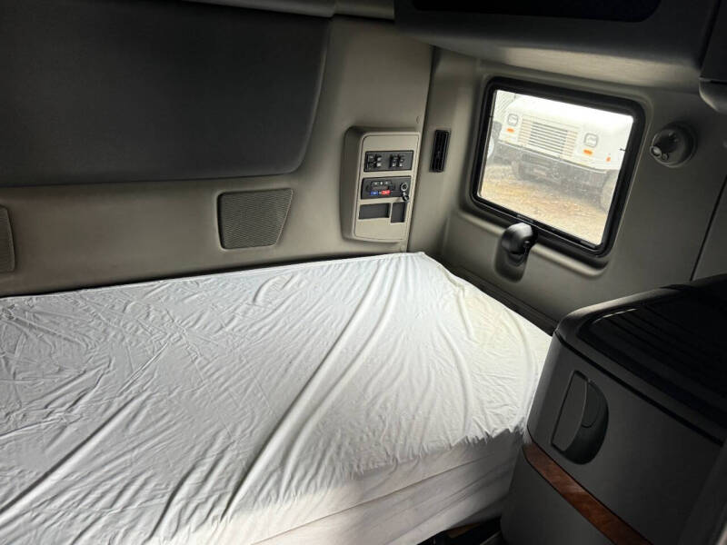 2022 International LT625