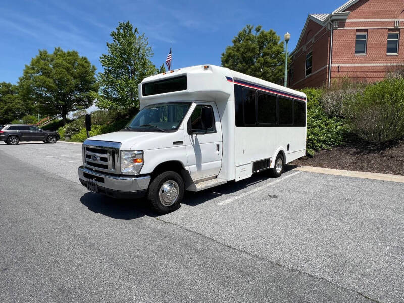 2017 Ford E-450