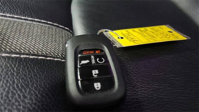 2024 Honda Pilot EX-L w/Rear Captain's Chairs