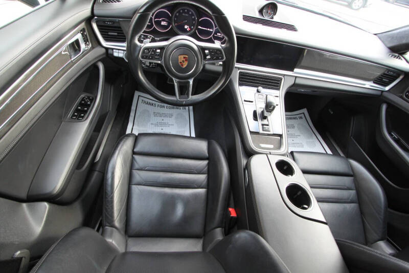 2017 Porsche Panamera Turbo