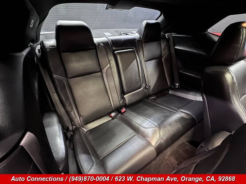 2015 Dodge Challenger SXT Plus