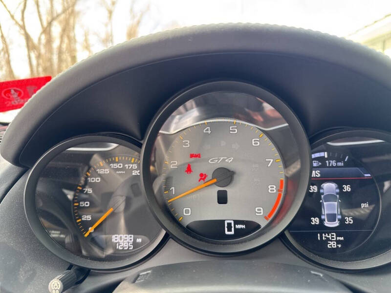 2016 Porsche Cayman GT4