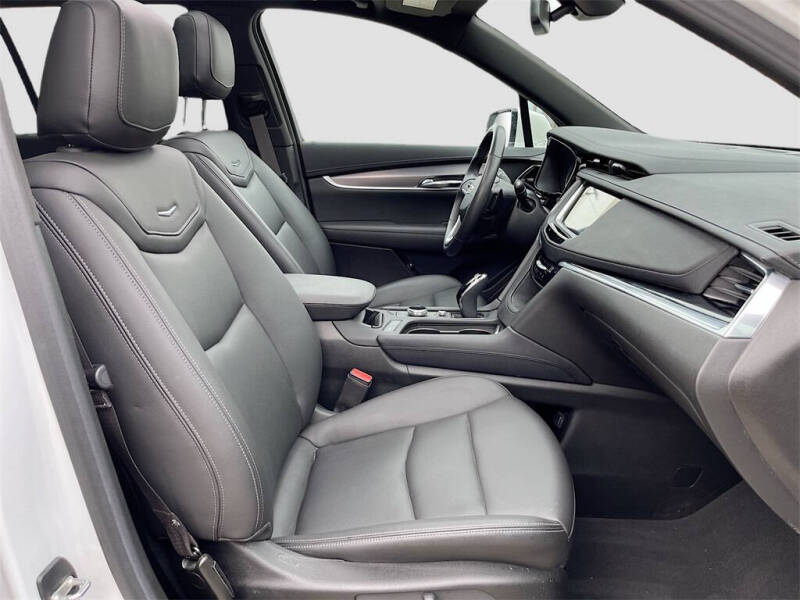 2024 Cadillac XT6 Luxury