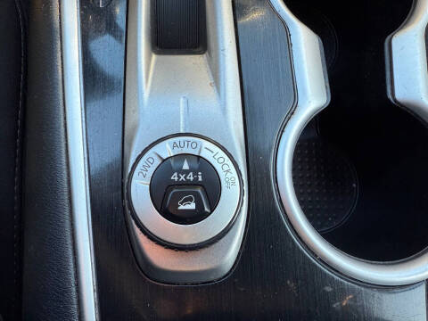 2017 Nissan Pathfinder SV