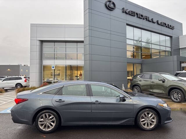 2022 Toyota Avalon XLE