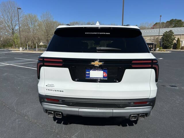 2025 Chevrolet Traverse LT