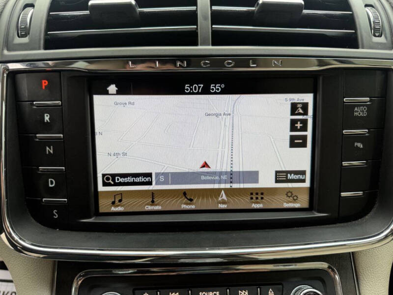 2017 Lincoln Continental Select