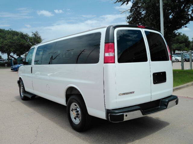 2025 Chevrolet Express LT 3500