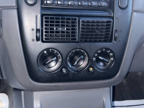 2002 Ford Explorer XLS